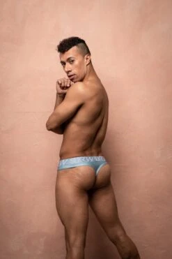 Sukrew Classic String Cool Blue - Maat L - Heren Ondergoed - Herenstring - Pearl Collectie 11 Sukrew Classic String Cool Blue - Maat L - Heren Ondergoed - Herenstring - Pearl Collectie -Merkloos Soldes 799x1200 17