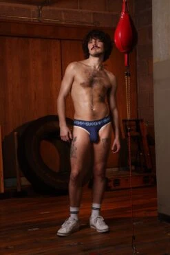 Sukrew Classic V-Thong Navy/Cream - Maat M - Sexy Heren Ondergoed - Erotische String Voor Mannen 19 Sukrew Classic V-Thong Navy/Cream - Maat M - Sexy Heren Ondergoed - Erotische String Voor Mannen -Merkloos Soldes 800x1200 97